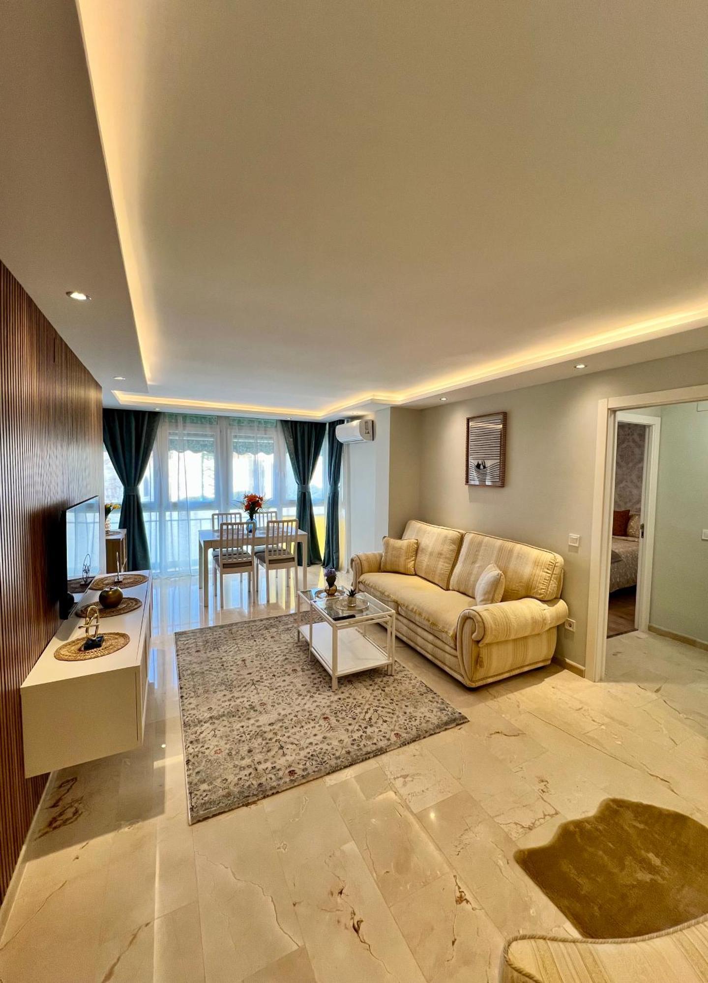 Apartamentos Prestige Suites Malaga IV מראה חיצוני תמונה