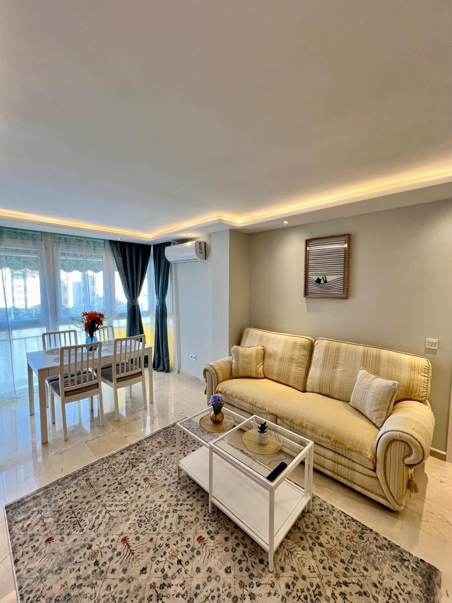 Apartamentos Prestige Suites Malaga IV מראה חיצוני תמונה